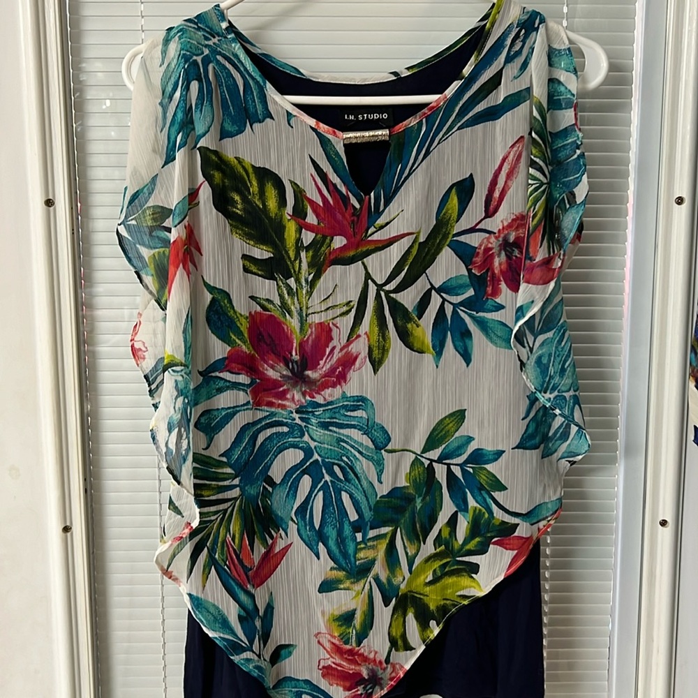 Women’s sleeveless dress blouse , SZ Small , layer look floral sheer cape style